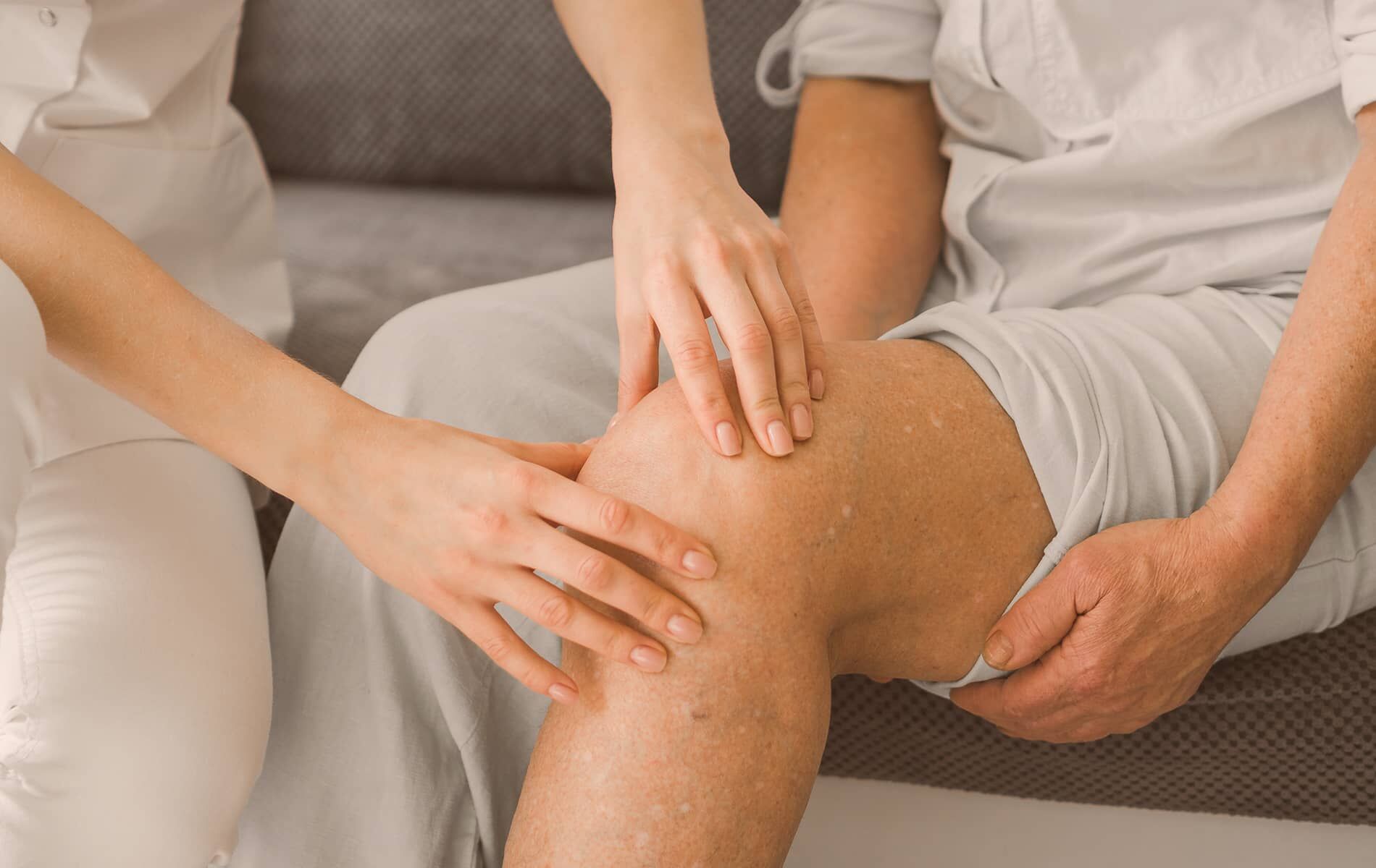 Gelenkschmerzen in der Postmenopause: Wenn die Knochen plötzlich zicken